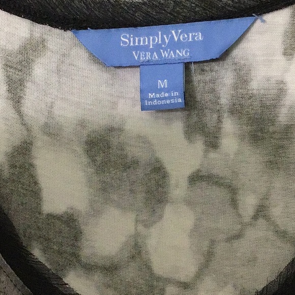 SALE Simply Vera Tunic Top Med.  Black&Gray  100% Rayon  31” long. Bundle & save - Picture 2 of 8